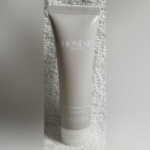 Honest Beauty Refreshingly Clean Gel Cleanser sample size